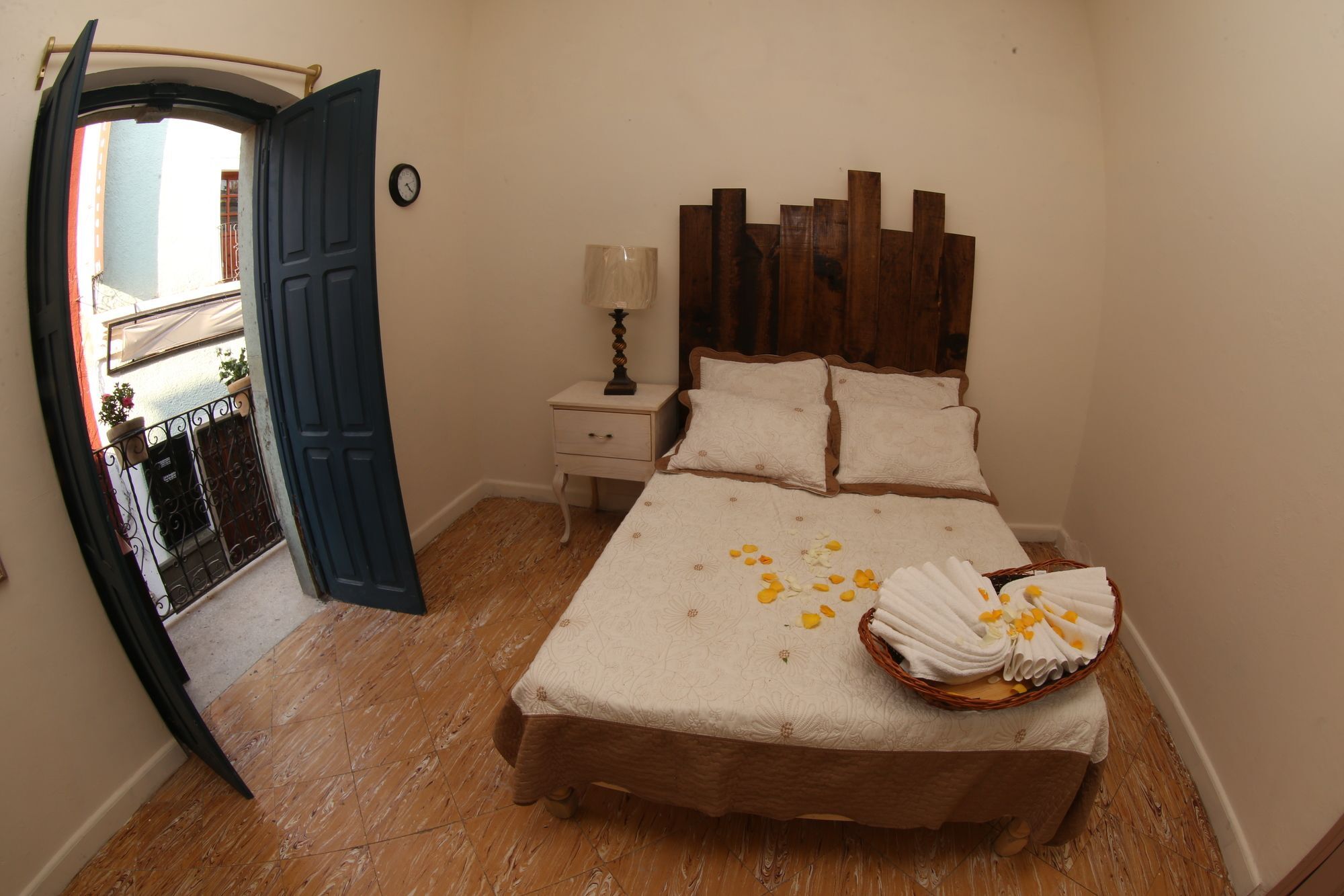 Hostel Punto 72 กัวนาฮัวโต ภายนอก รูปภาพ