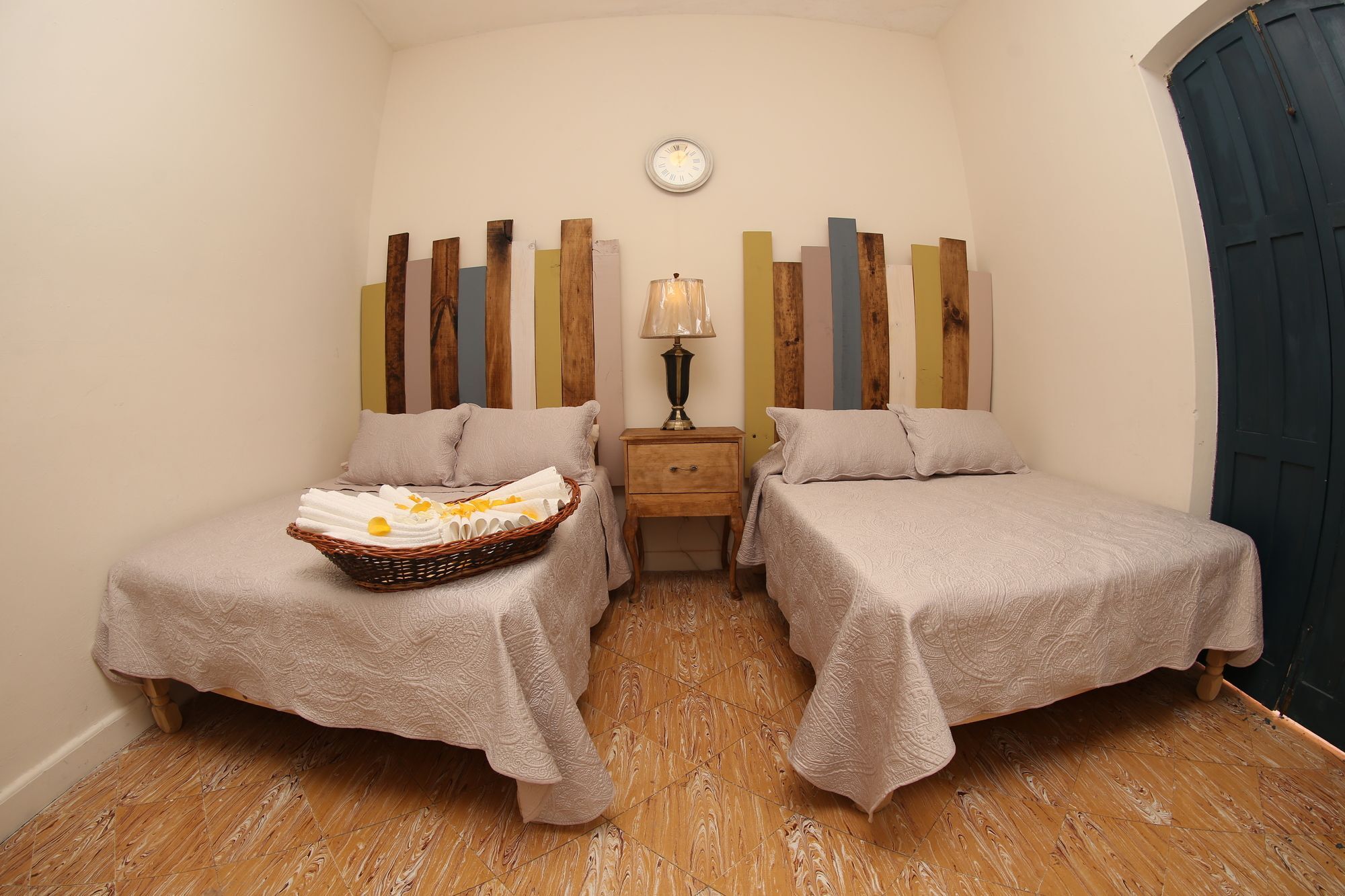 Hostel Punto 72 กัวนาฮัวโต ภายนอก รูปภาพ